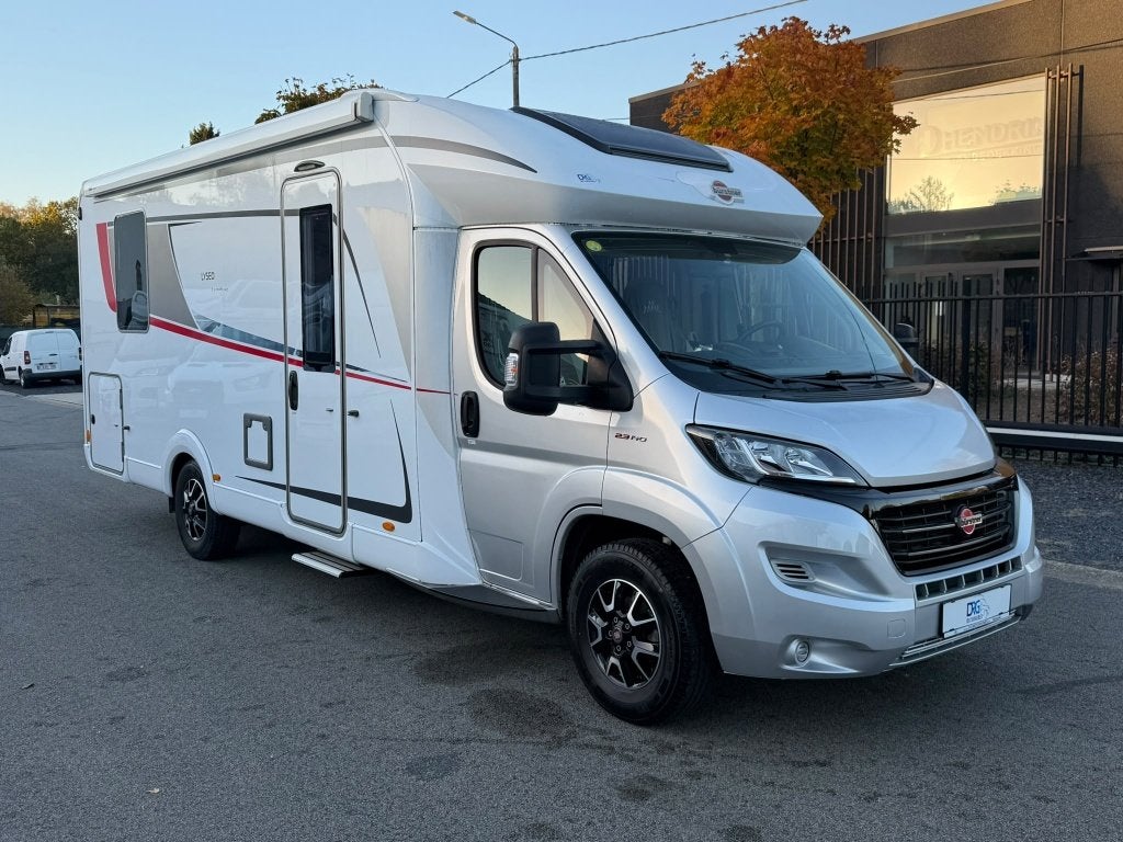Burstner Lyseo Privilege TD745, Caravanes & Camping, Porte-vélos, Jusqu'à 4, Fiat, Diesel