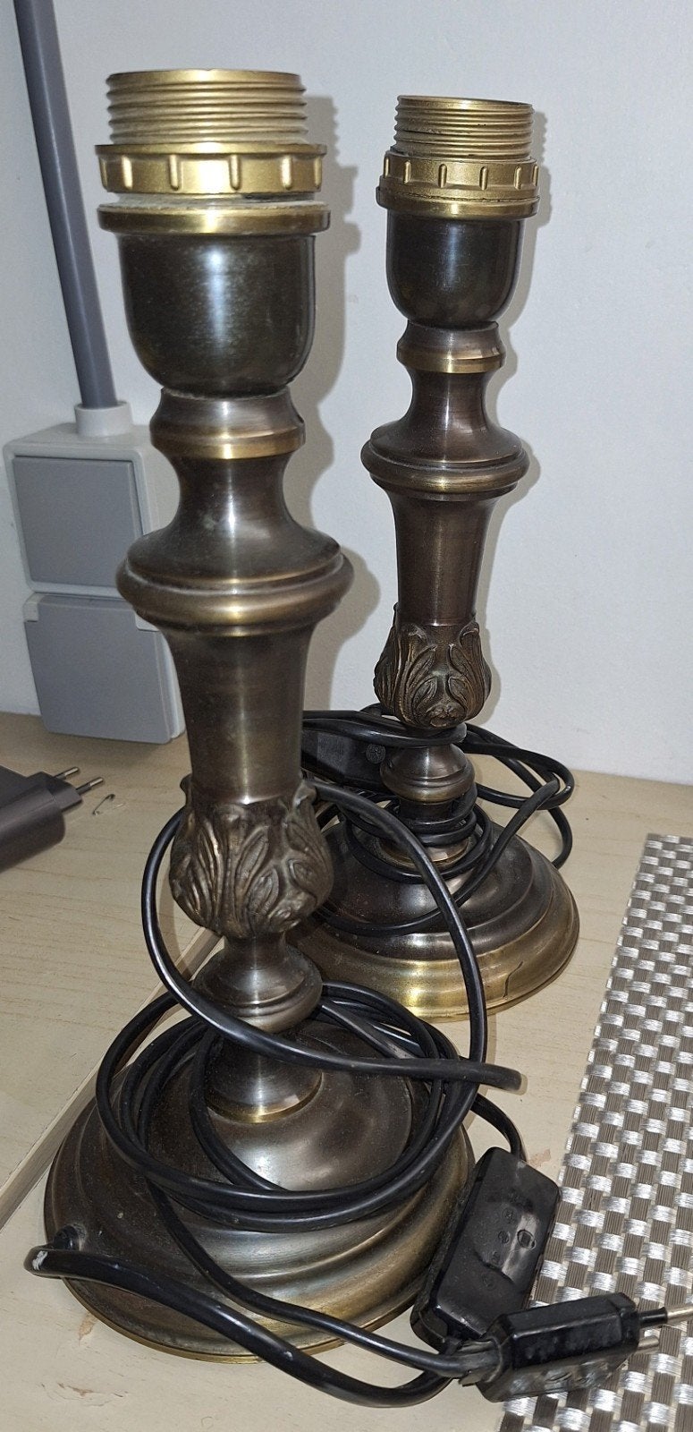 Belle paire de pieds de lampe baroques vintage en laiton | B, Maison & Meubles, Enlèvement ou Envoi, Avec prise, Comme neuf, Marron