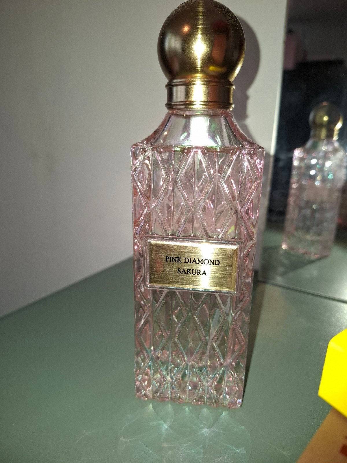 Originele Pink Diamond Sakura Eau de Parfum van Ibraheem Al, Collections, Envoi, Comme neuf, Bouteille de parfum, Plein