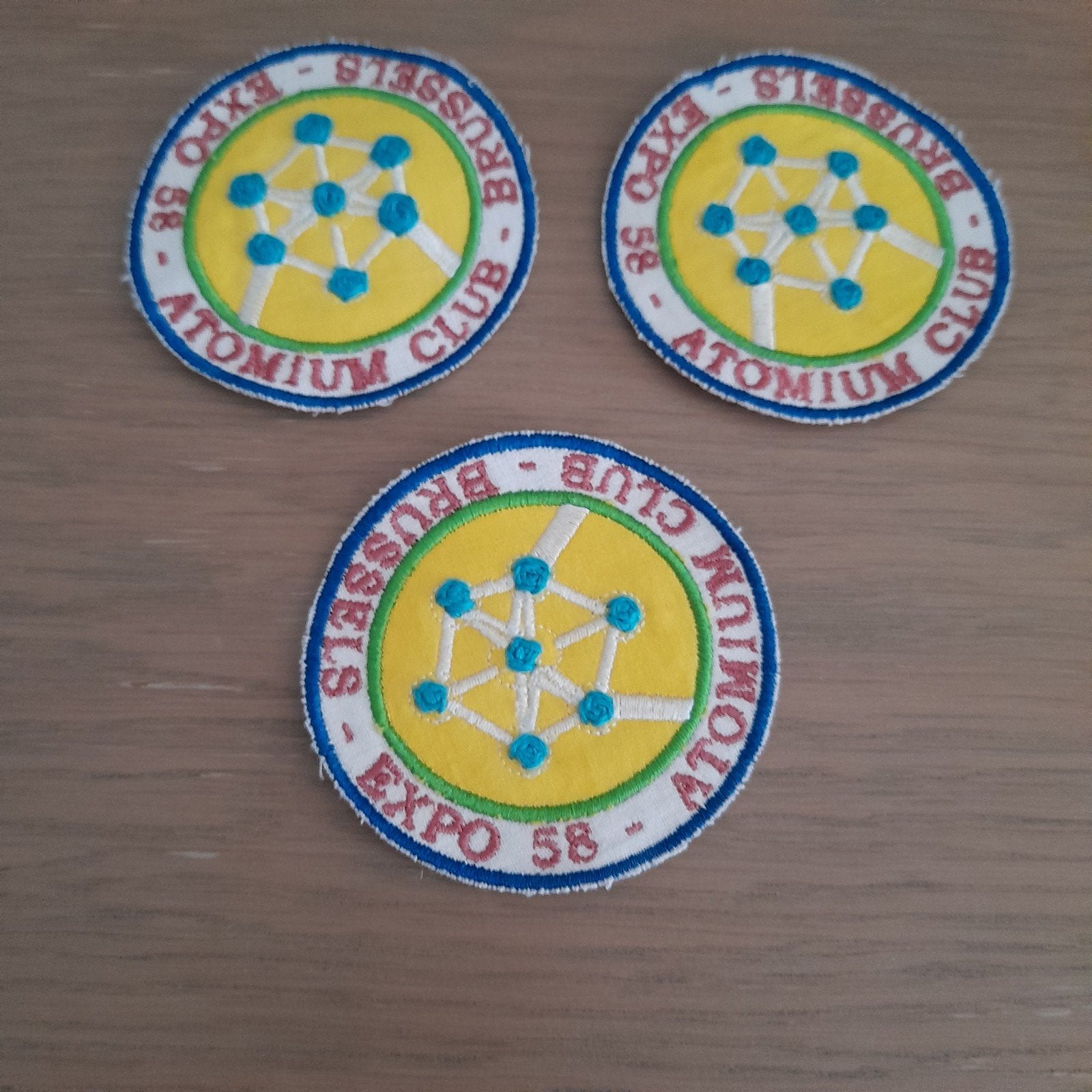 3 patches Atomium Club Brussels Expo 58.VERKOCHT, Ophalen of Verzenden, Overige typen