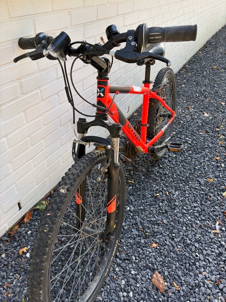 Stevige jongensfiets B'Twin (fluo/zwart), Enlèvement, Utilisé, B,twin