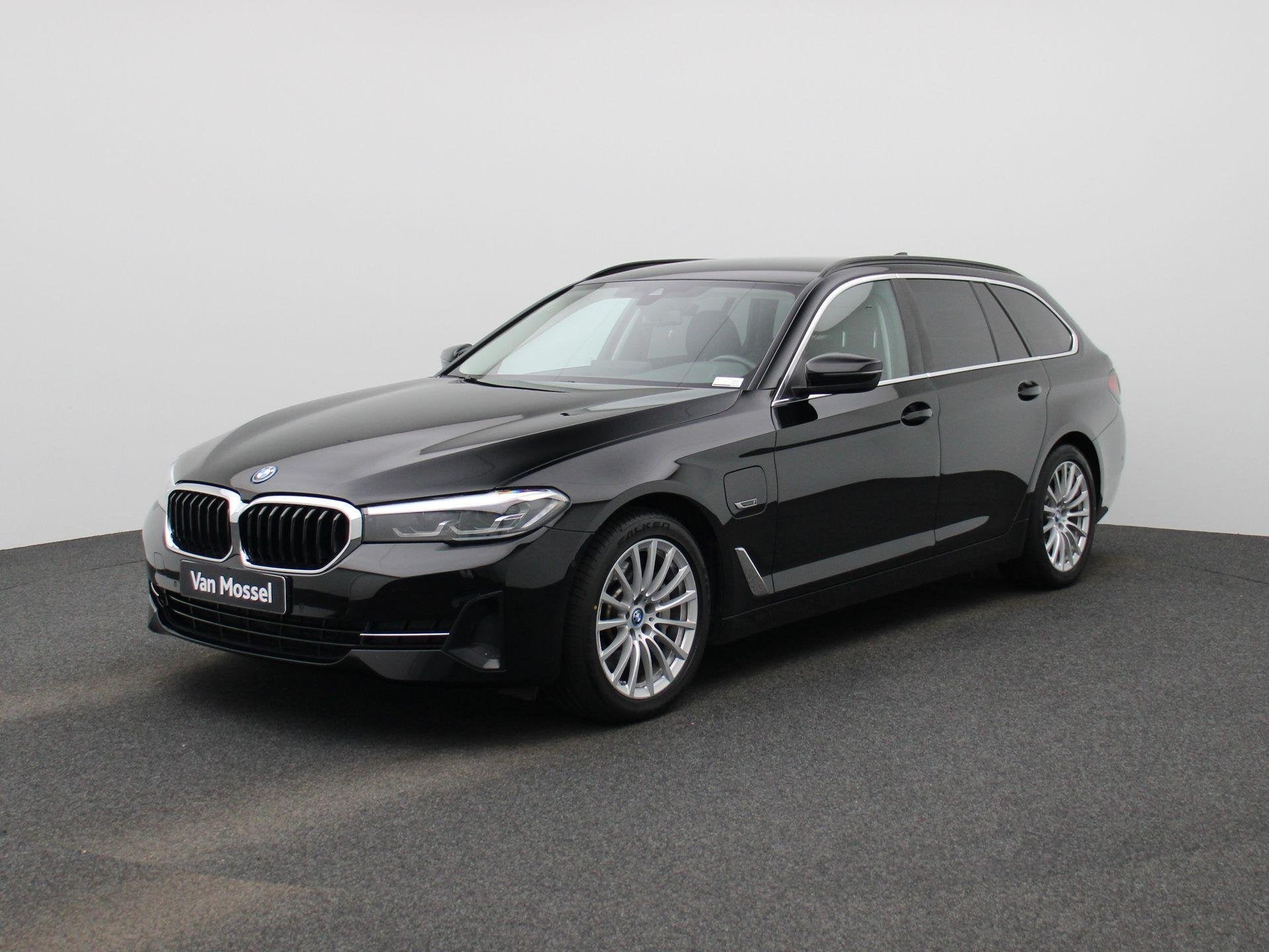 BMW 5er-Reihe 530e Touring A | Camera | PDC V+A | Stuur- en, Auto's, BMW, Automaat, 215 kW, 4 cilinders, Plug-in hybride
