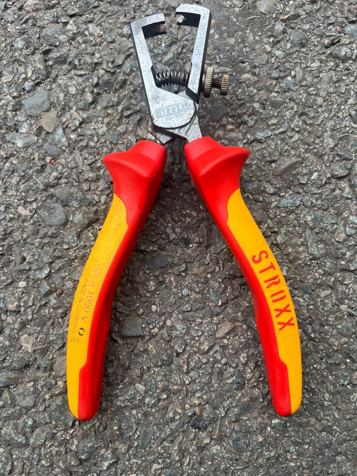 Pince a denuder Stroxx, Enlèvement, Utilisé