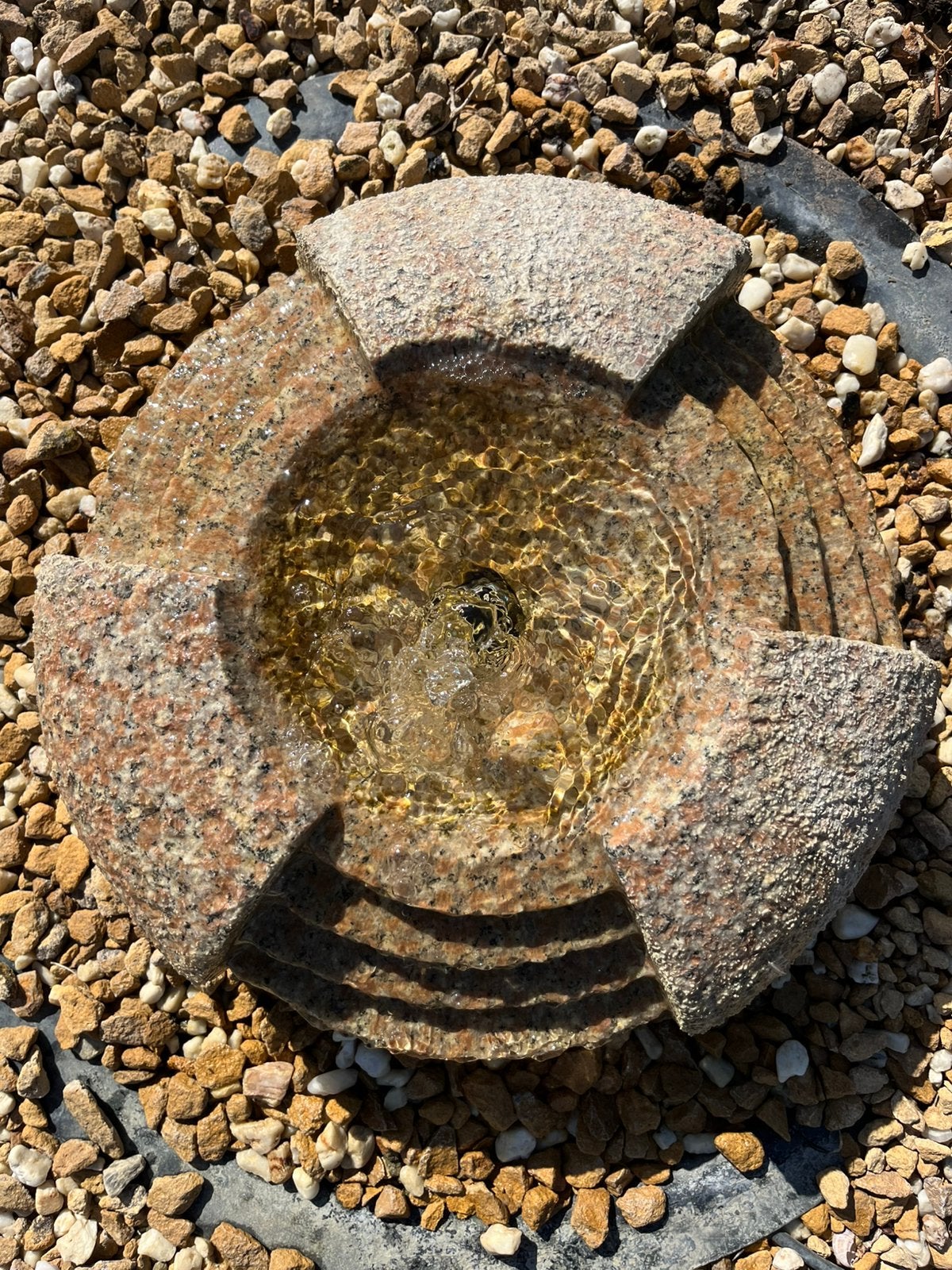 Borrelsteen, Ophalen, Gebruikt, Graniet, Waterornament