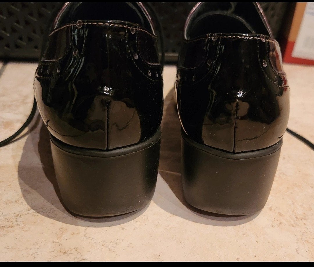 Chaussures à lacets classiques en cuir verni Cypress 36, Vêtements | Femmes, Enlèvement ou Envoi, Autres couleurs, Cypres, Comme neuf