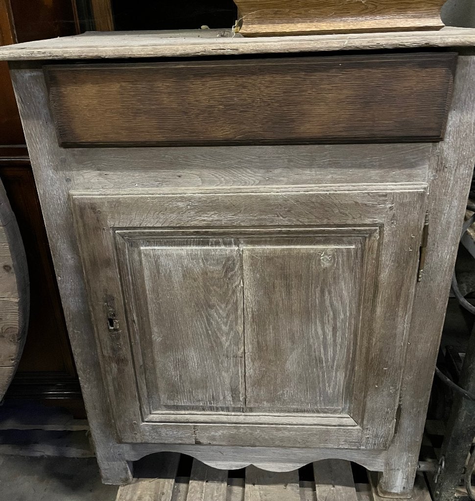 Meuble bas rustique ancien en bois patiné, Maison & Meubles, Armoires | Buffets, Avec tiroir(s), Enlèvement, Utilisé, 50 à 100 cm