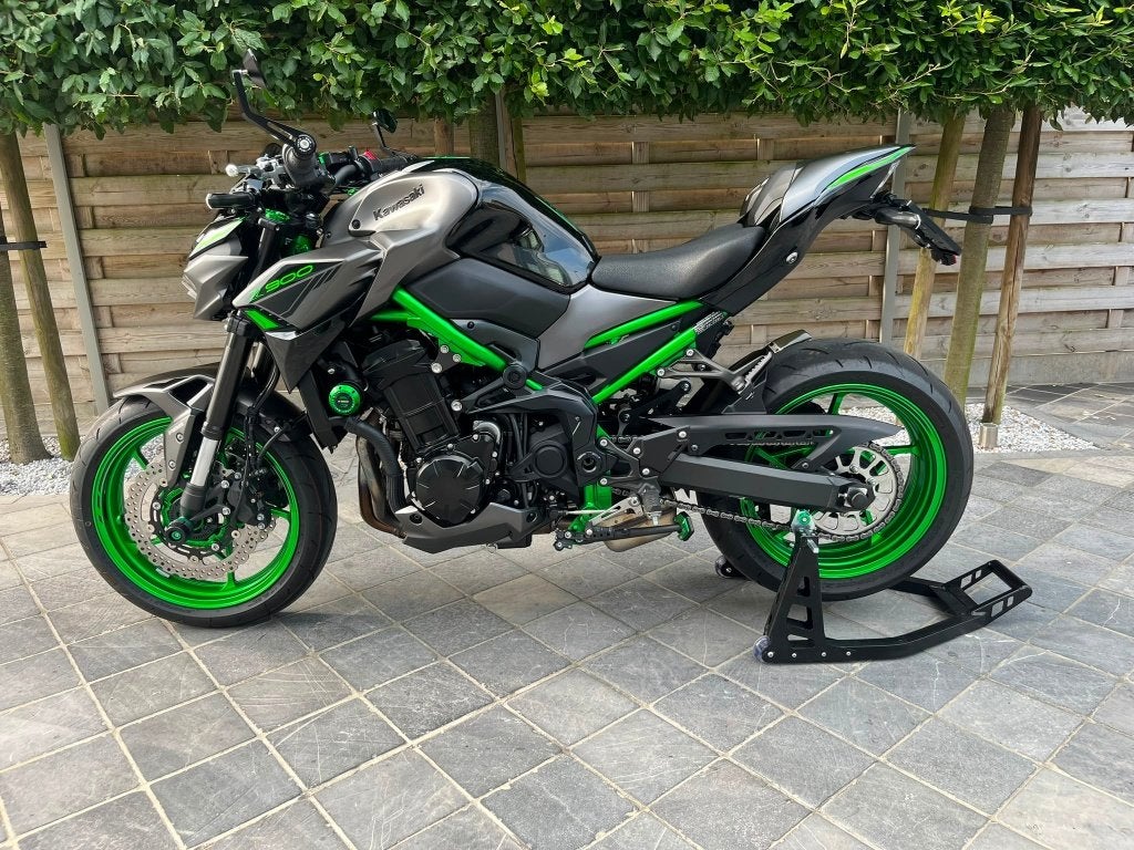Kawasaki z900 **performance**2600km**2/2025**als nieuw !!**, Motoren, Motoren | Kawasaki, Motorrijbewijs A, 948 cc, Bedrijf, Meer dan 35 kW