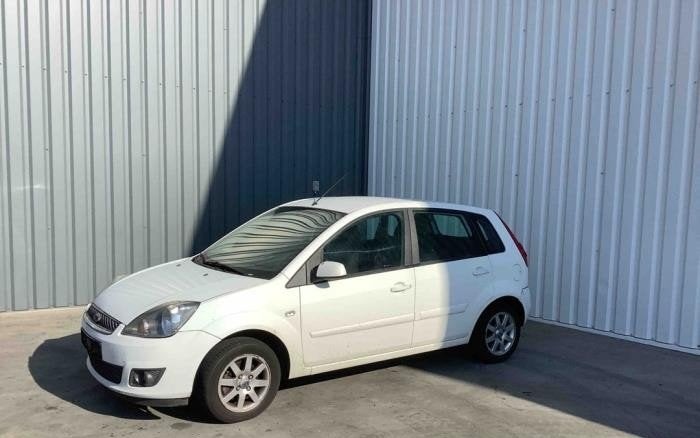 Ford Fiesta Benzine, Auto's, Voorwielaandrijving, Stof, Zwart, Wit