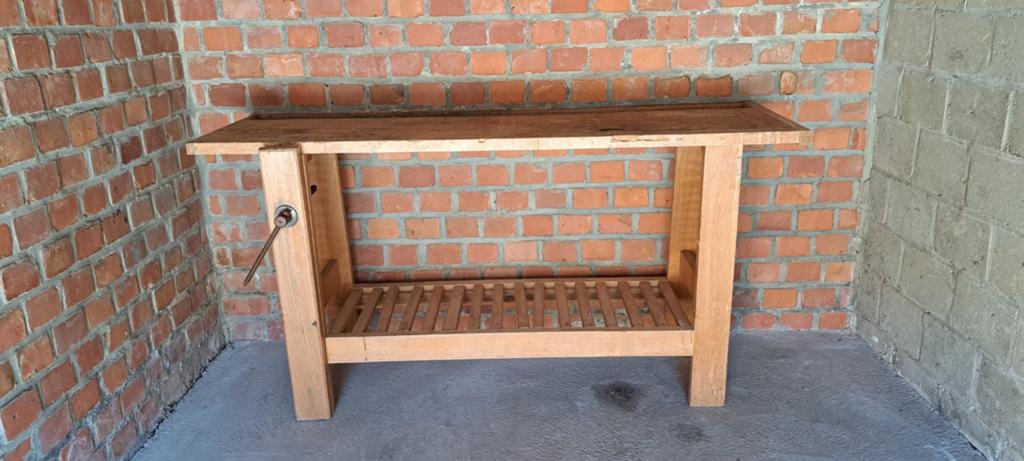 Werktafel hout en oud, Ophalen