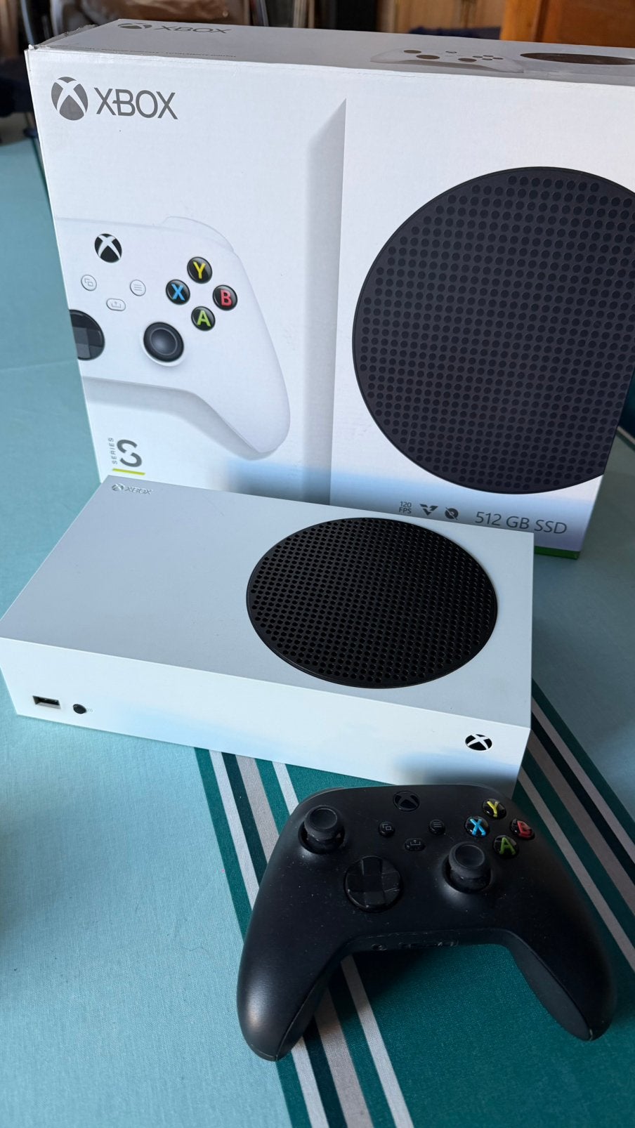 Console x box serie S a vendre très peu utilisée + manette, Enlèvement, Comme neuf