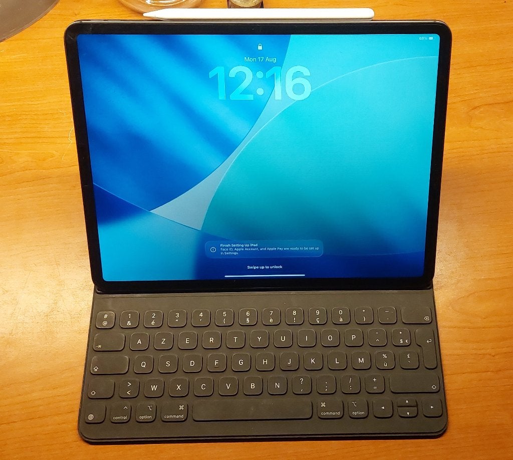 iPad Pro 12.9" (4th gen) + toebehoren, Gris, Apple iPad, 13 pouces ou plus, Comme neuf