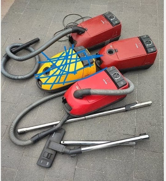 MIELE STOFZUIGERS VOOR ONDERDELEN  de gele is verkocht, Elektronische apparatuur, Ophalen, Niet werkend, Miele