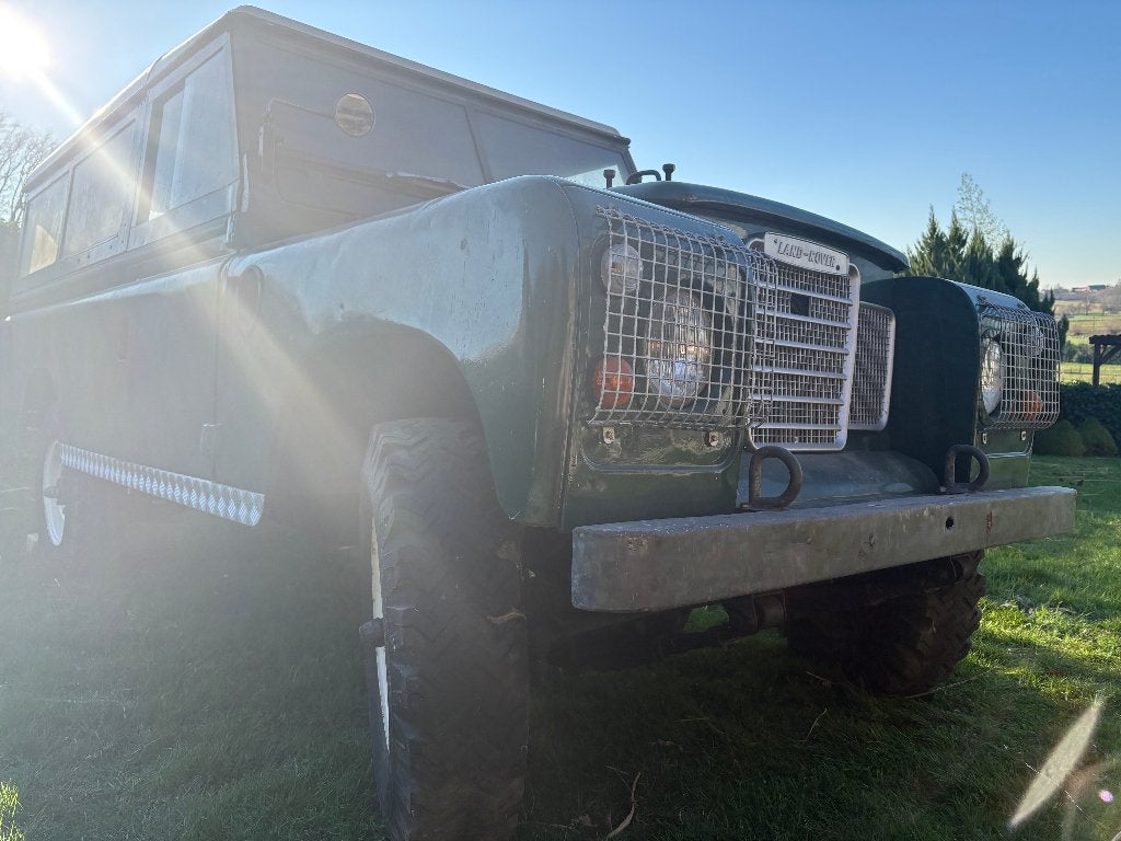 Land Rover 109 SW 6 cyl — premier propriétaire, Achat, Boîte manuelle, Attache-remorque, 2600 cm³