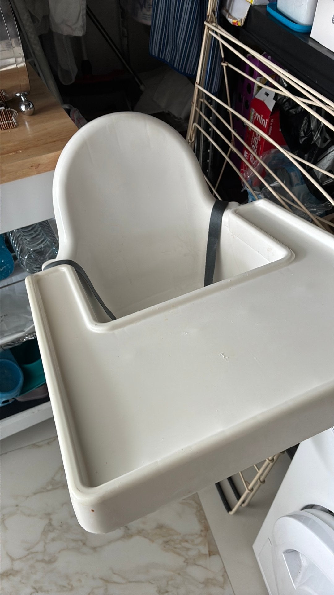 Wit kinderstoeltje, Kinderen en Baby's, Kinderstoelen, Ophalen, Zo goed als nieuw