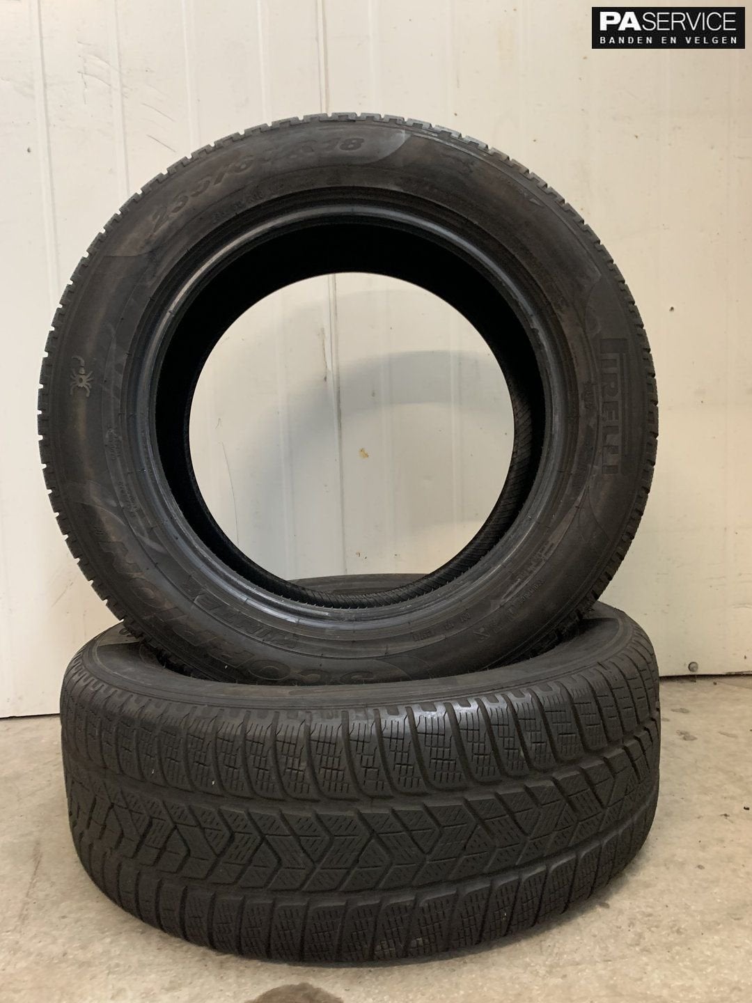 2x Pirelli 235 60 18 Winterbanden met 5.5 mm, Auto-onderdelen, 18 inch, Gebruikt, -, -