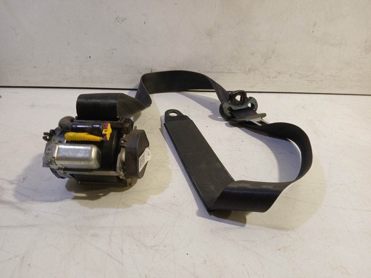 Veiligheidsgordel links voor Opel Combo, Onderdelen@venauto.nl, Van der Ven Autorecycling B.V., Gebruikt, Ettenseweg 76, 4706 PB Roosendaal, The Netherlands