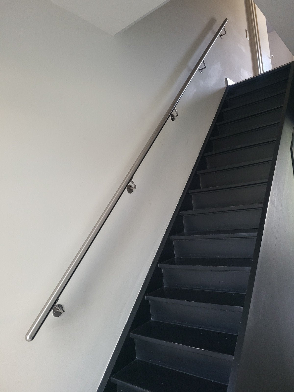 Metalen trapleuning, quasi 4m, 4 steunpunten, Doe-het-zelf en Bouw, Ladders en Trappen, Ophalen