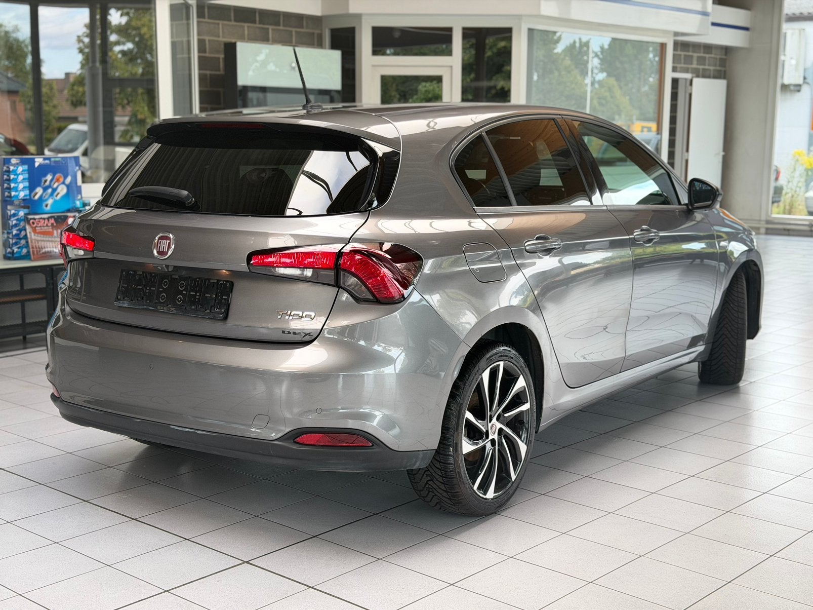 FIAT TIPO/BENZINE, Autos, Fiat, Argent ou Gris, Achat, Euro 6, Entreprise