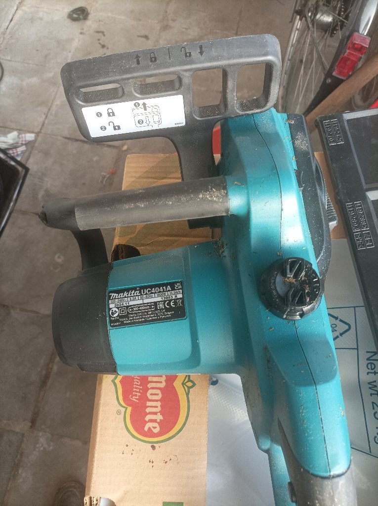 makita zaagmachine1800w defect, Doe-het-zelf en Bouw, Gereedschap | Handgereedschap, Ophalen of Verzenden, Makita