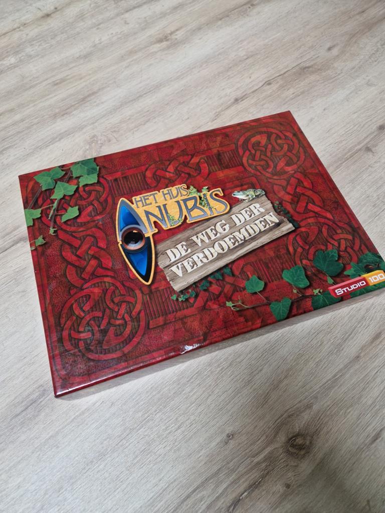Gezelschapsspel Het Huis Anubis, Enlèvement ou Envoi