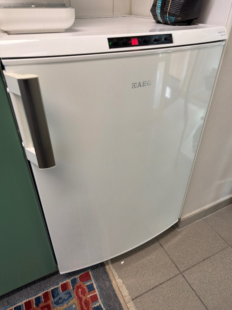 Aeg diepvriezer No Frost tafelmodel, Elektronische apparatuur, Zo goed als nieuw, Ophalen, Vrieskast, 85 tot 120 cm