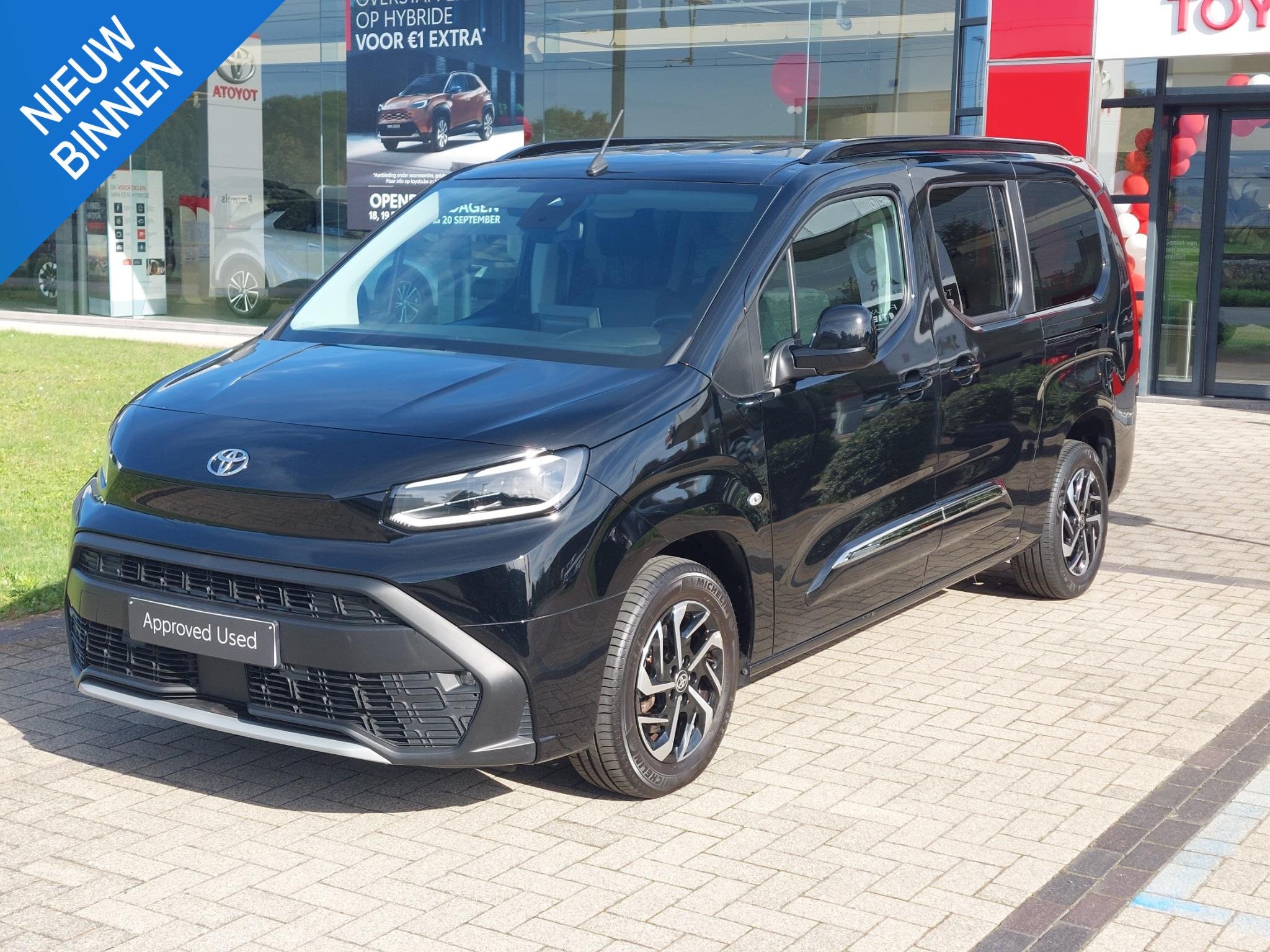 Toyota PROACE CITY Verso 1.2i 81kW LWB Family, Autos, Achat, 7 places, Boîte manuelle, 1570 kg