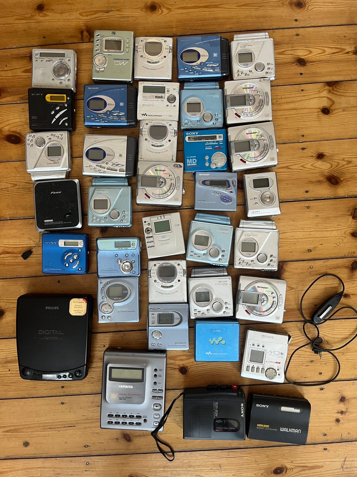 Lot 36 pièces rétro audio MiniDisc Walkman CD MP3, Enlèvement, Comme neuf