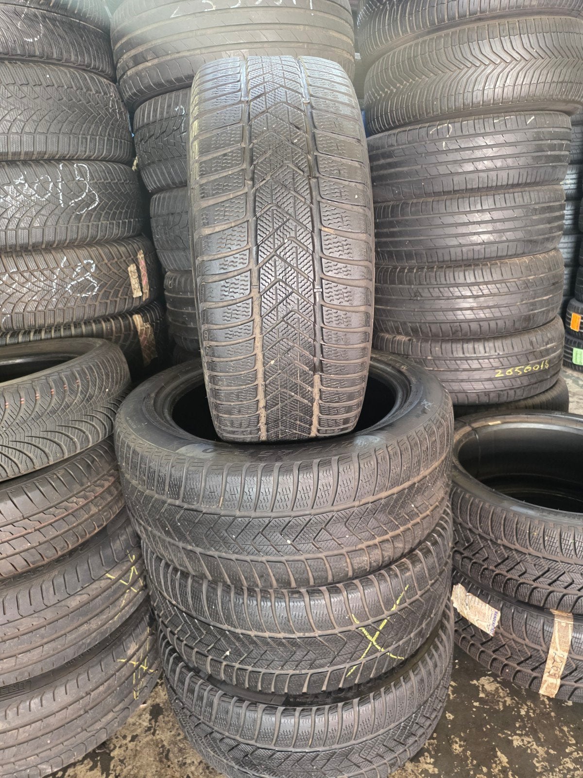 275 45 20 pirelli avec montage et équilibrage, Enlèvement