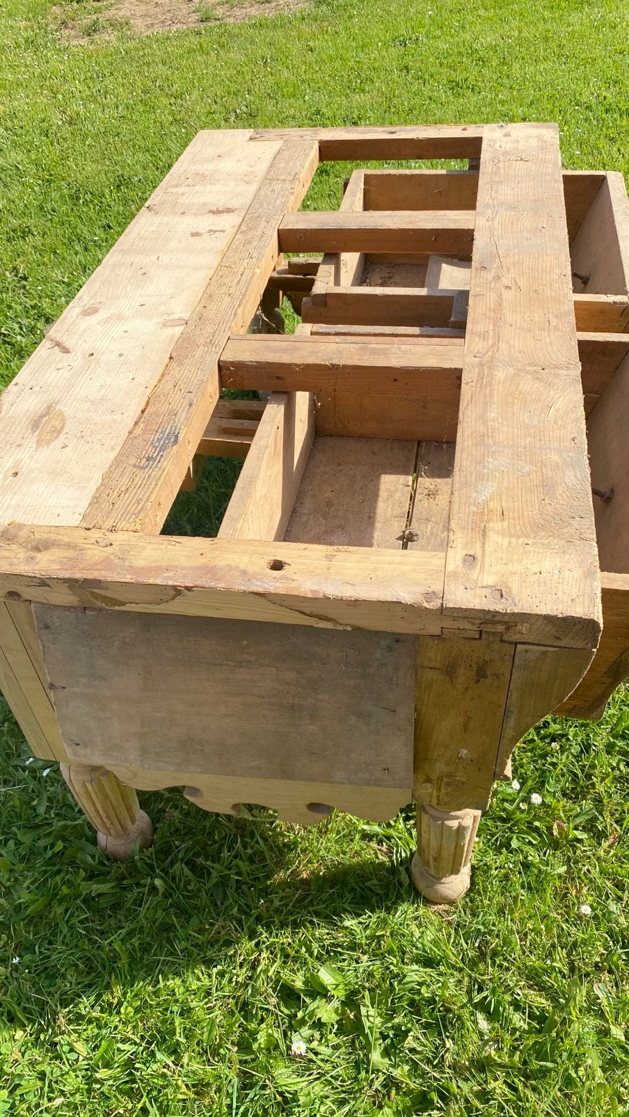 Ancien billot de boucher, Enlèvement