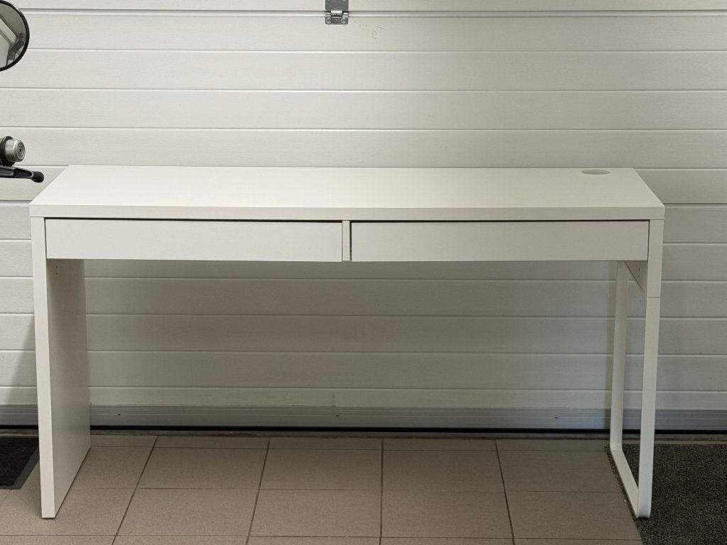 kinderbureau Micke (Ikea), Huis en Inrichting, Bureaus, Ophalen, Kabelgoot, 50 cm, 142 cm