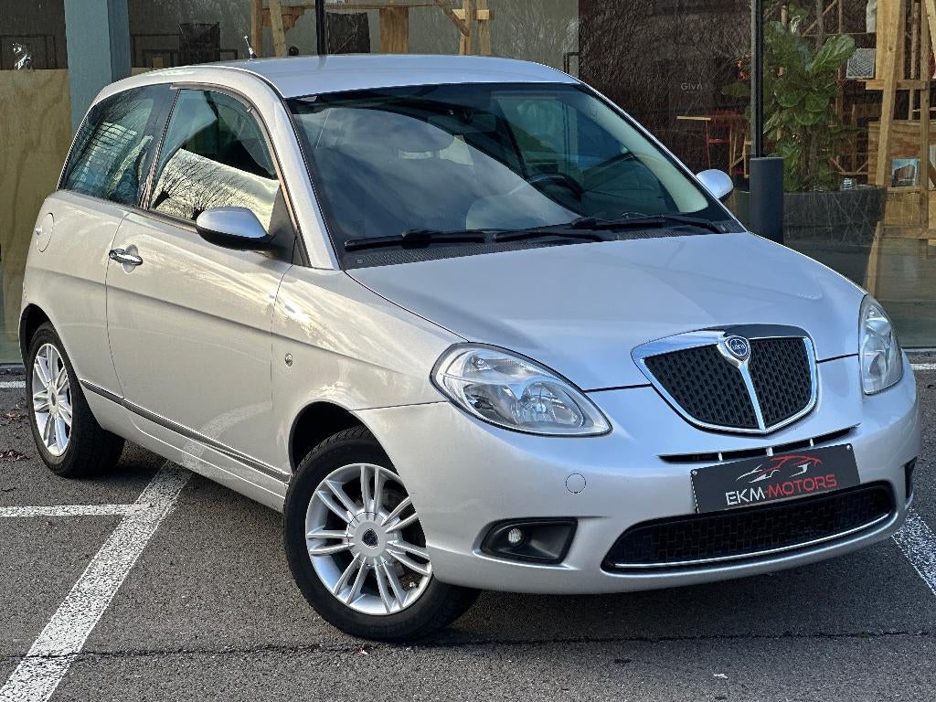 Lancia Ypsilon 1.2/Climatisation/Capteurs/91931km, Autos, 1242 cm³, Argent ou Gris, Achat, Entreprise