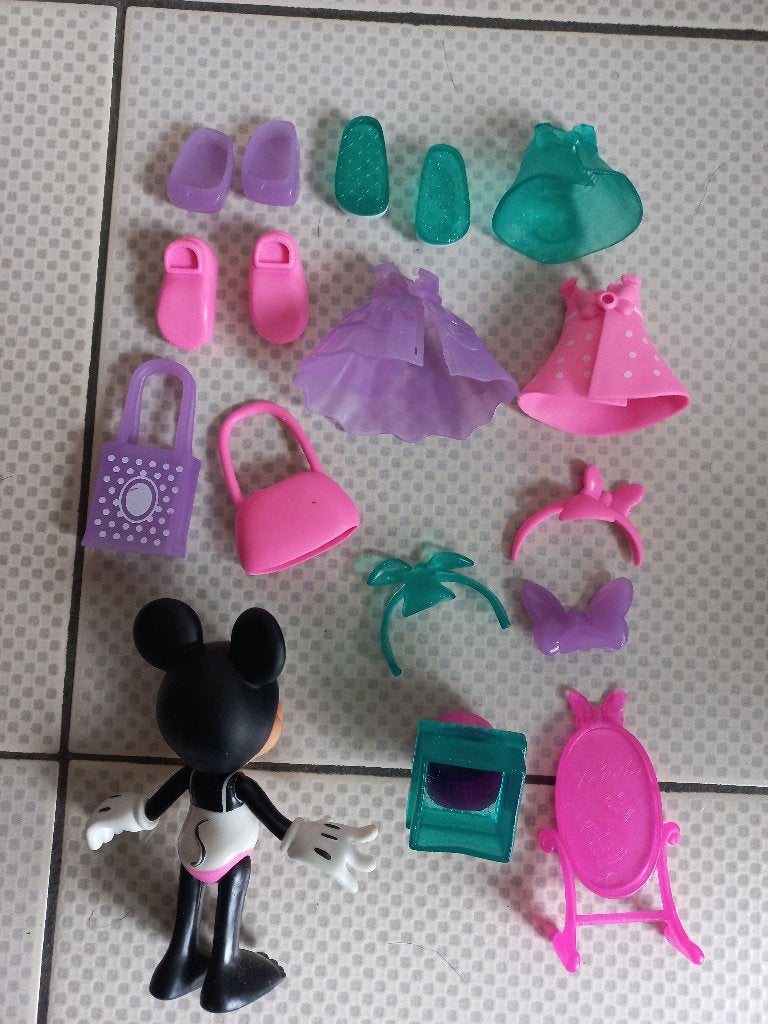 Poupée Minnie à habiller   B Disney, Enfants & Bébés, Enlèvement ou Envoi, Comme neuf, Autres types