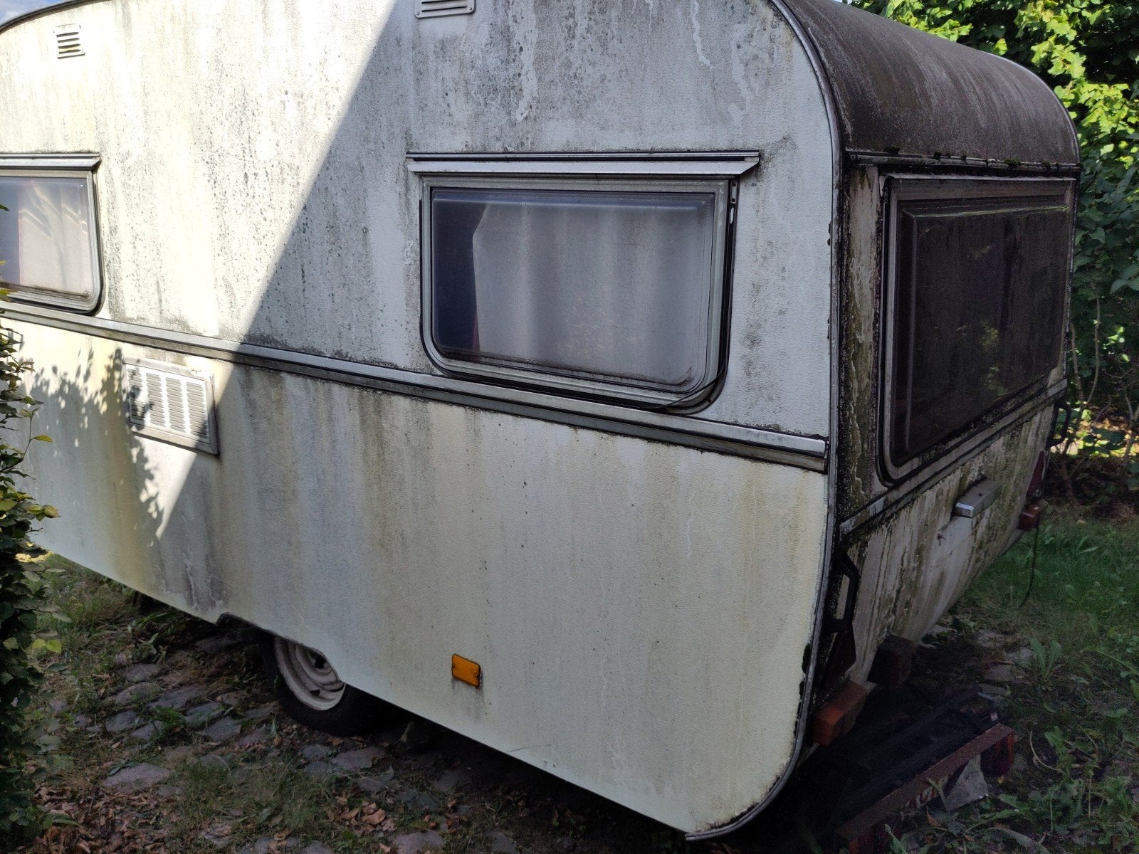 caravan 50j oud, enkel voor oud ijzer Kontich, Particulier