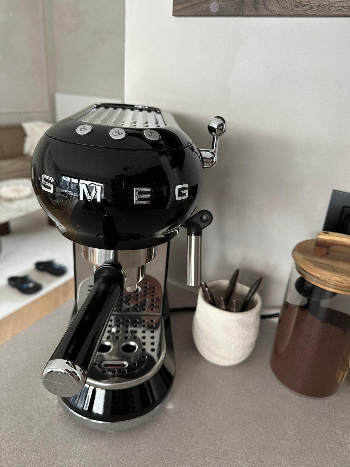 Machine a café espresso Smeg noir, Electroménager, Réservoir d'eau amovible, Enlèvement ou Envoi, Combiné, 2 à 4 tasses