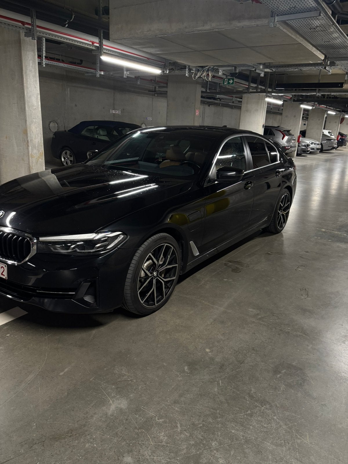 Bmw 530e, Autos, BMW, Particulier, Série 5, Caméra de recul, Airbags, Air conditionné, Alarme, Android Auto, Apple Carplay, Climatisation automatique