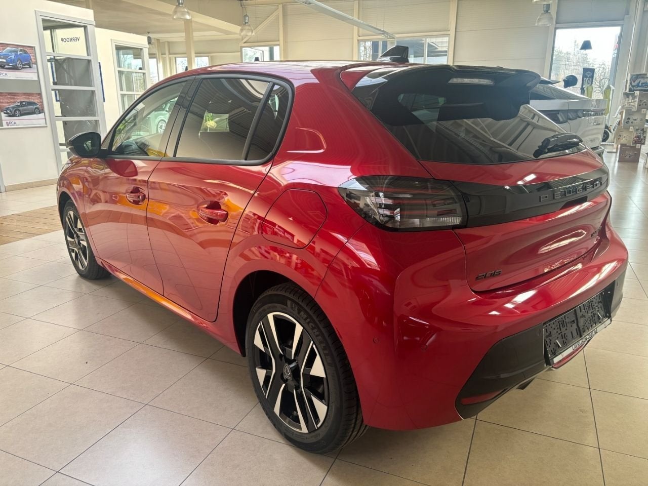 Peugeot 208 Allure Hybrid + Camera360/Navi/Keyless, Autos, Rouge, Achat, Euro 6, Entreprise