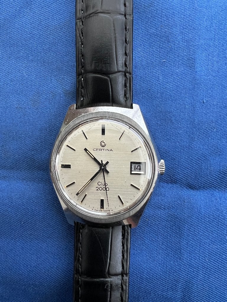 Certina Club 2000 Opwindbaar Vintage Herenhorloge, Handtassen en Accessoires, Leer, Staal, Polshorloge, Zo goed als nieuw