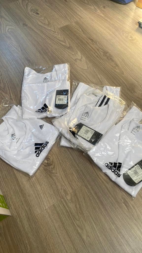 Lot de debardeur Adidas pour revendeur, Divers, Enlèvement, Neuf