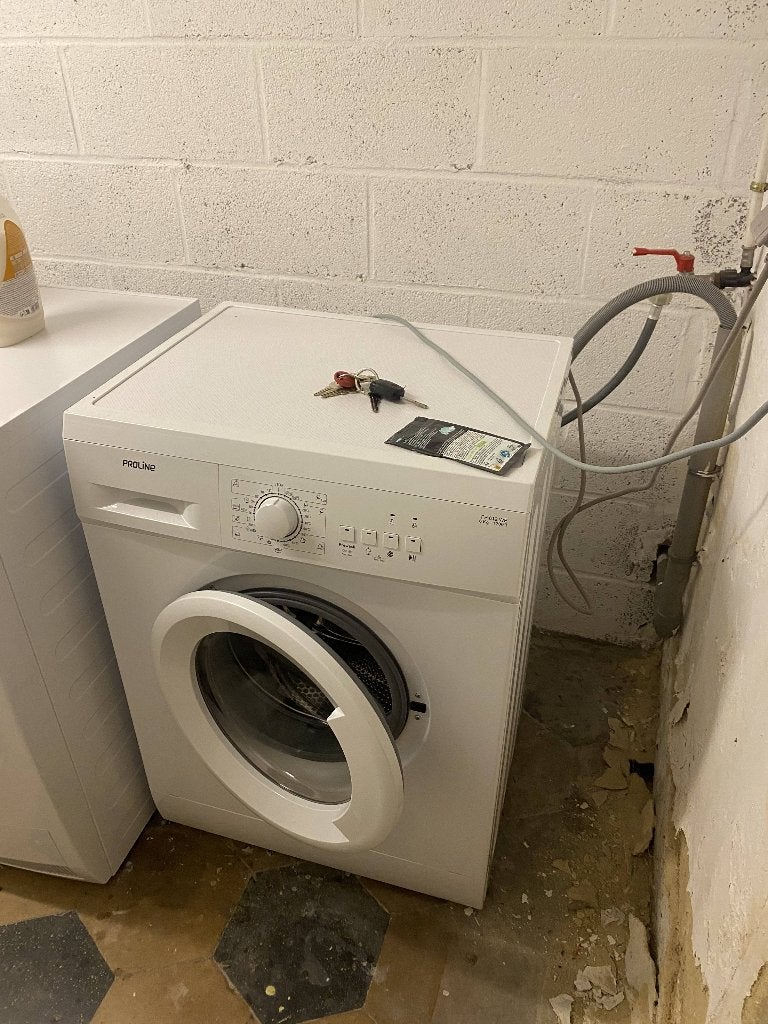 Machine à laver, 1200 à 1600 tours, 85 à 90 cm, 4 à 6 kg, Programme lavage à la main