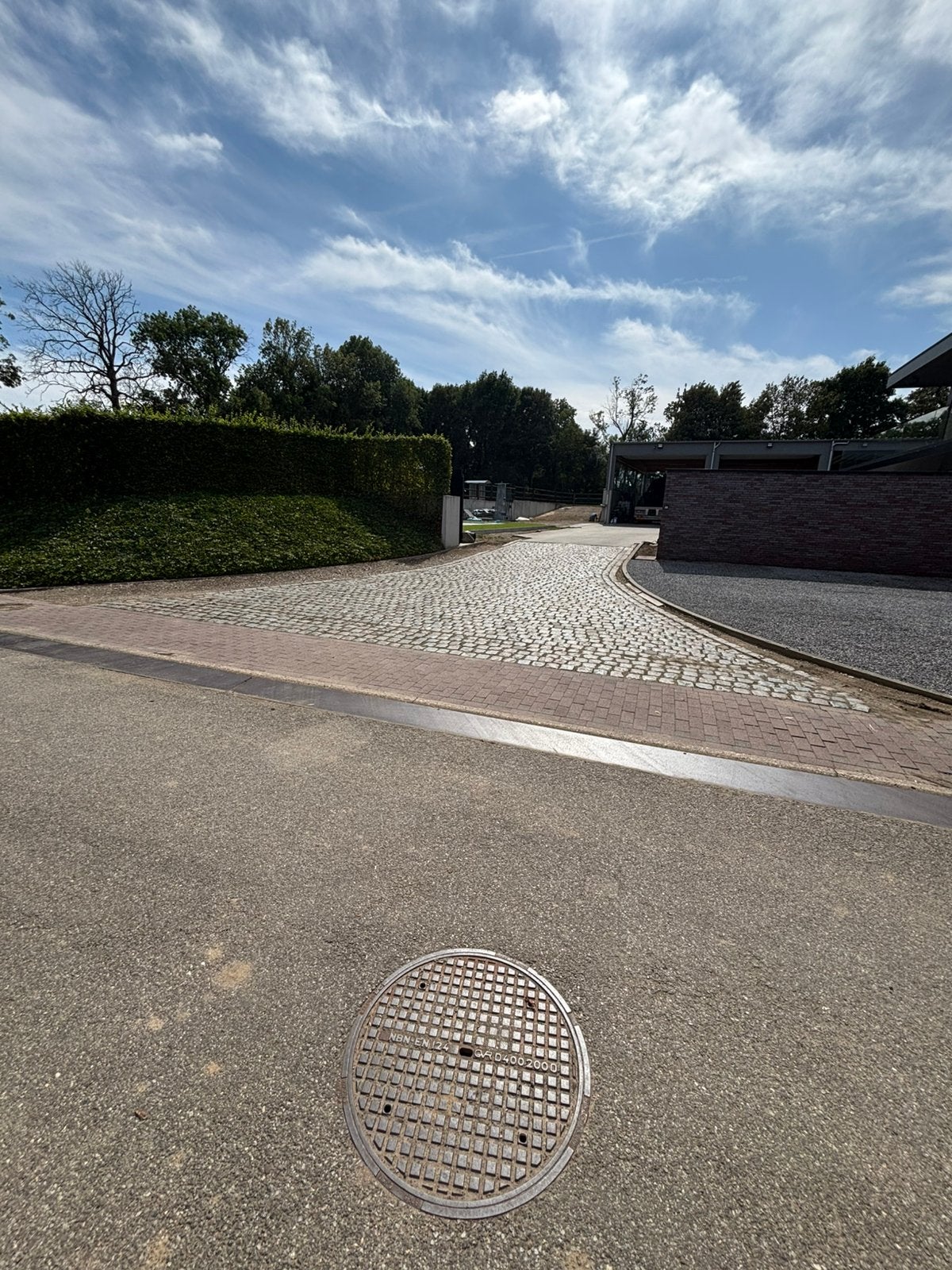 65 vierkante meter porfier kasseien, Ophalen