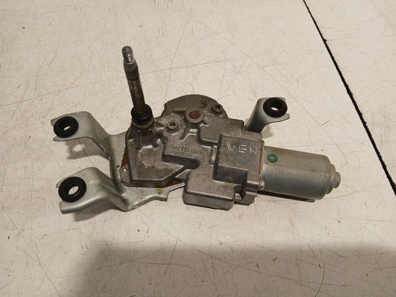 Ruitenwissermotor achter Mercedes-Benz EQ-Klasse, Onderdelen@venauto.nl, Van der Ven Autorecycling B.V., Gebruikt, Ettenseweg 76, 4706 PB Roosendaal, The Netherlands