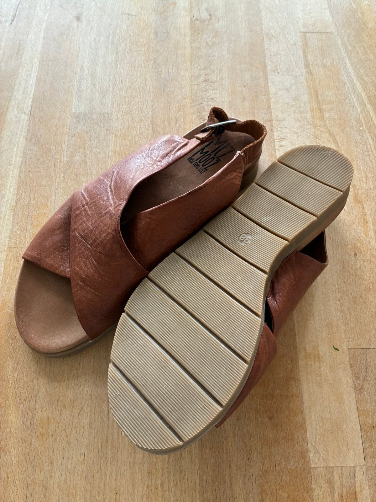 Sandalen Miss Mooz, Ophalen, Zo goed als nieuw