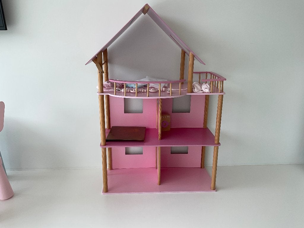 Poppenhuis, Enlèvement, Maison de poupées