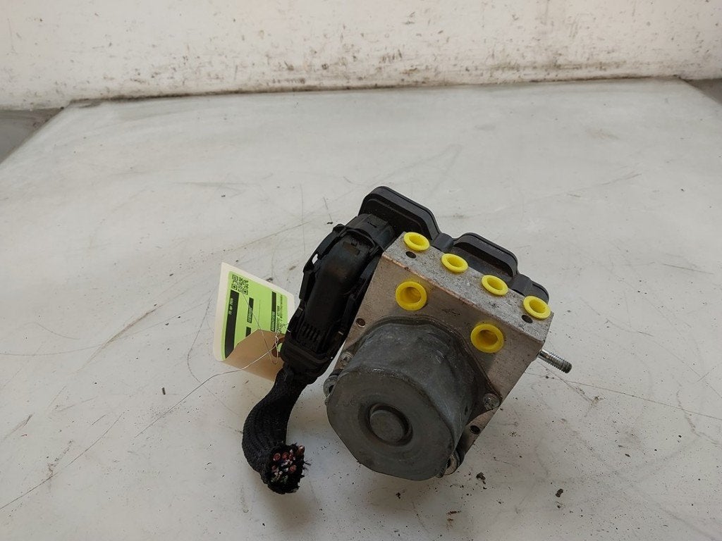 ABS POMP Mercedes-Benz CLA (117.3) (01-2013/03-2019), Gebruikt, Mercedes-Benz, Dialog.mb@mercedes-benz.com, Mercedes-Benz AG