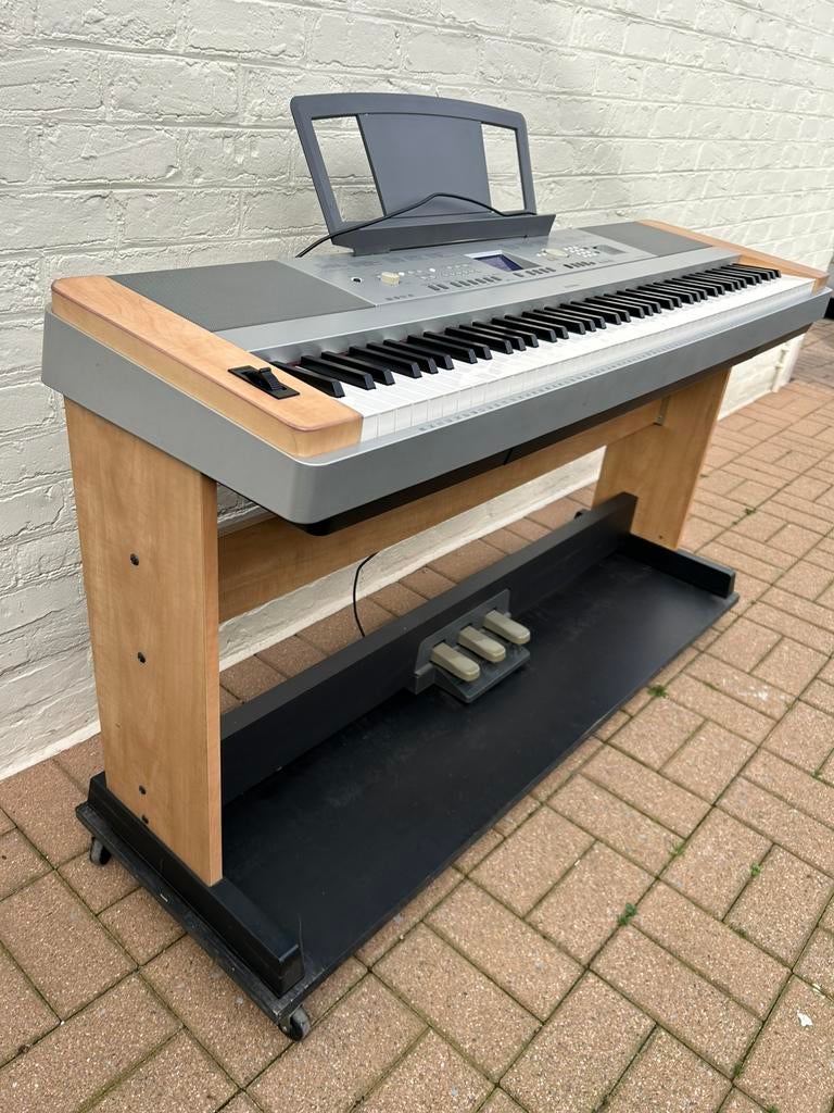 Yamaha grand portable DGX640, Musique & Instruments, Enlèvement, Comme neuf