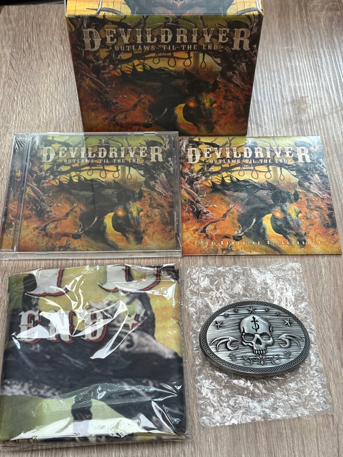 DevilDriver outlaws til the end vol 1 limited edition, Ophalen of Verzenden, Zo goed als nieuw