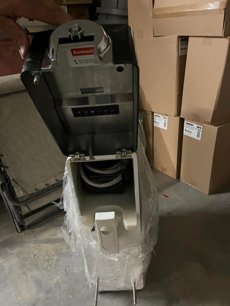 Lattiz toestel, Enlèvement, Utilisé, Mousseur à lait électrique