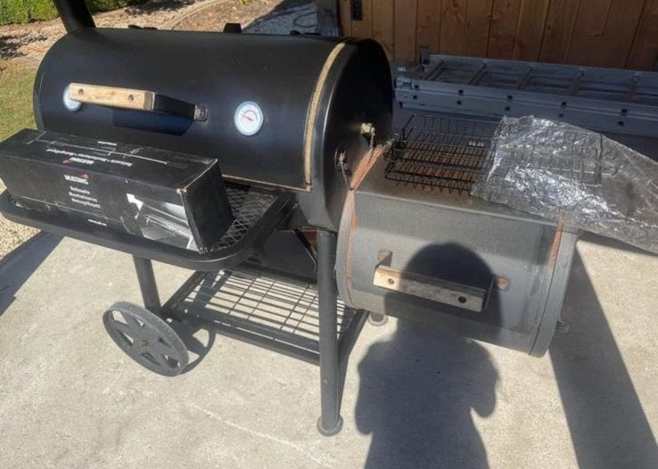 Mustang BBQ, Ophalen, Zo goed als nieuw, Met accessoires