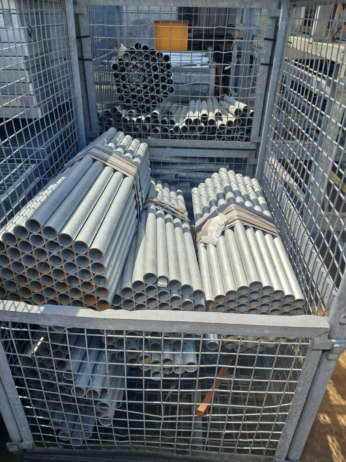 Galva buizen 42.4 x 3.65    lengte is+/-   750 mm, Ophalen