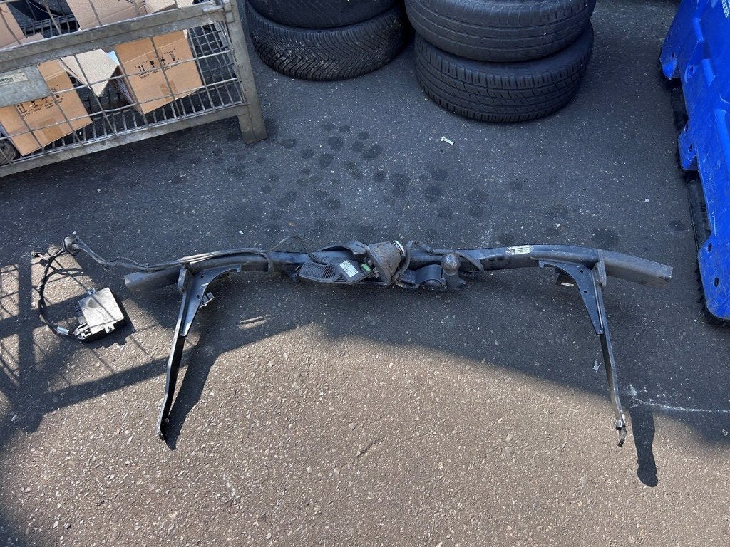 TREKHAAK Seat Tarraco (|8W0959245|5FJ092160|), Gebruikt, Service@seat.de, Seat Deutschland GmbH, Seat